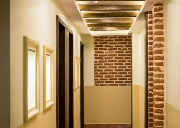Hong Si Hotel- A Away From