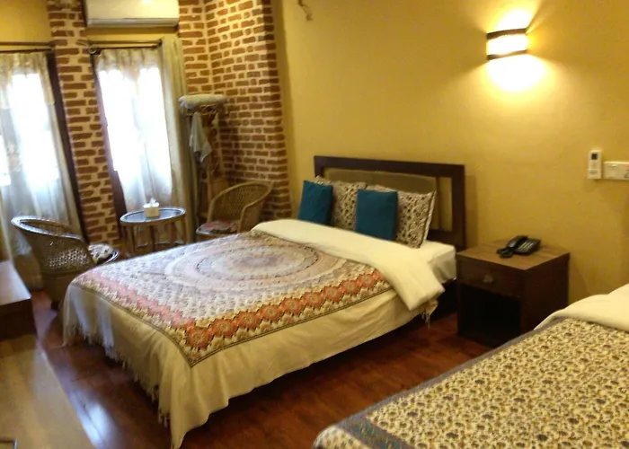 Hong Si Hotel- A Away From 2* カトマンズ