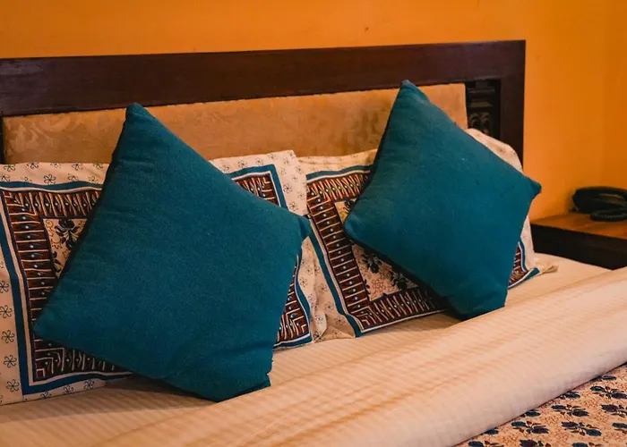 Hong Si Hotel- A Away From 2*