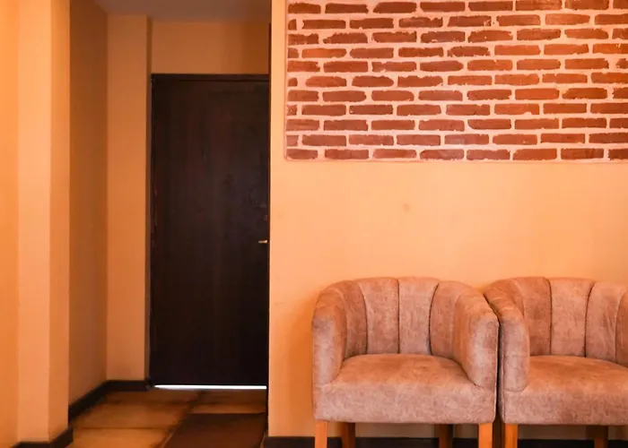 Hong Si Hotel- A Away From 2*