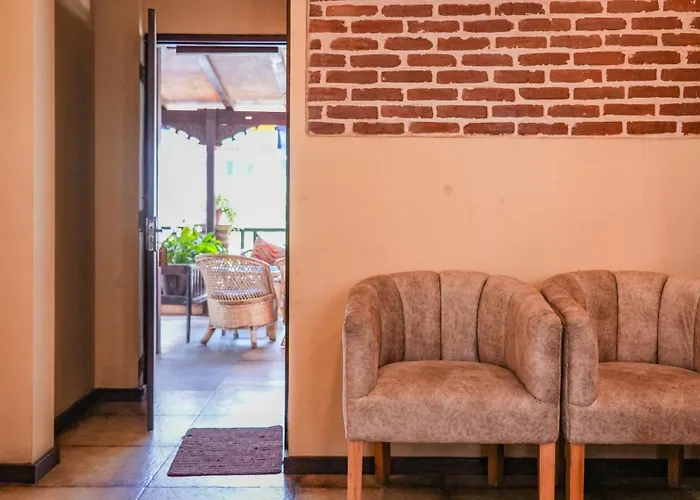 Hong Si Hotel- A Away From 2* カトマンズ