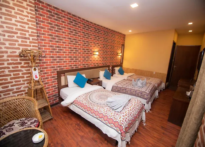 Hong Si Hotel- A Away From 2*
